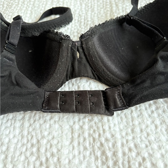 Victoria’s Secret Body by Victoria Lined Demi Bra Black 32B - Picture 4 of 8